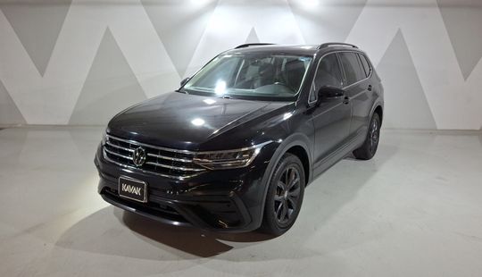 Volkswagen • Tiguan