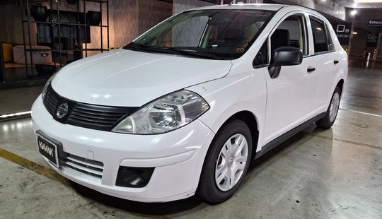 Nissan • Tiida