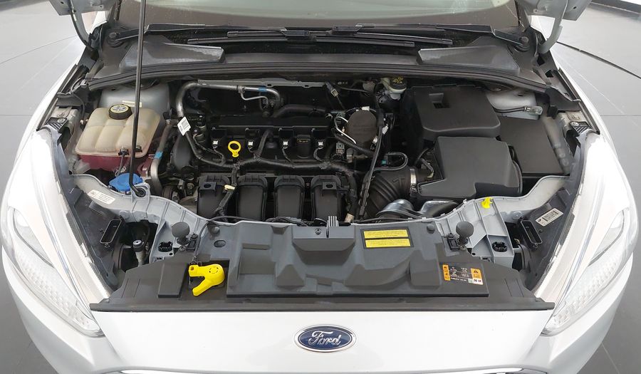 Ford Focus TITANIUM Hatchback 2016