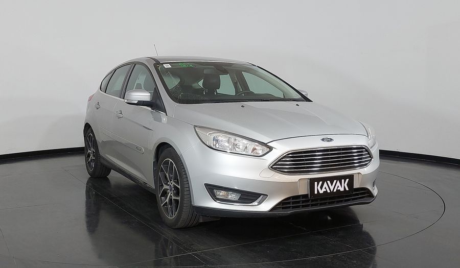 Ford Focus TITANIUM Hatchback 2016