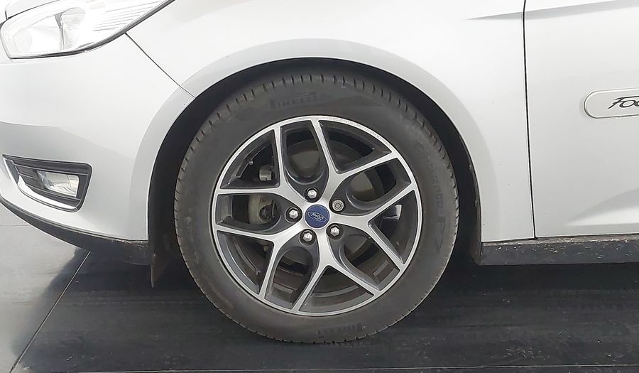 Ford Focus TITANIUM Hatchback 2016