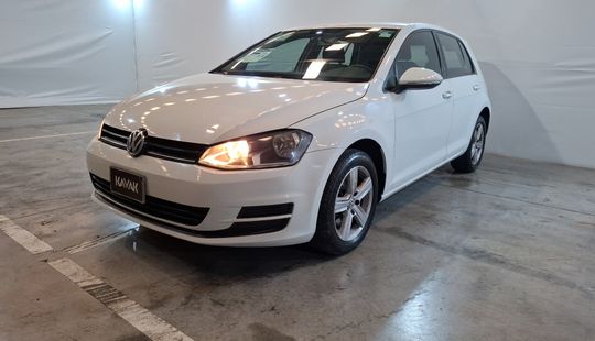 Volkswagen • Golf