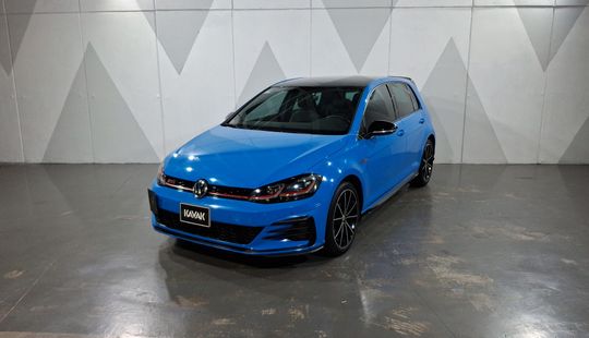 Volkswagen • Golf