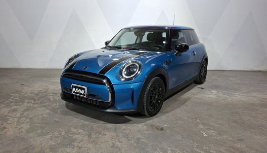 2022 • 44,194 km • Automático