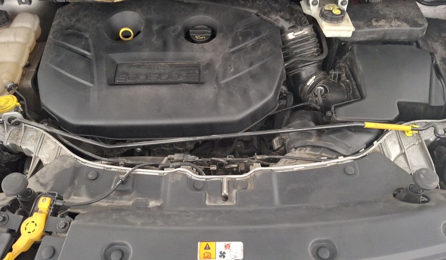 Ford Escape 2.0L TITANIUM ECOBOOST I4 AT Suv 2015