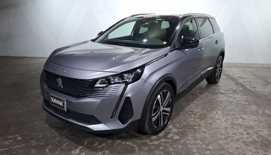 Peugeot • 5008