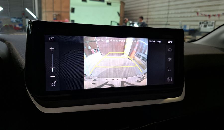 Peugeot 208 1.2 PURETECH 75 HP STYLE Hatchback 2024