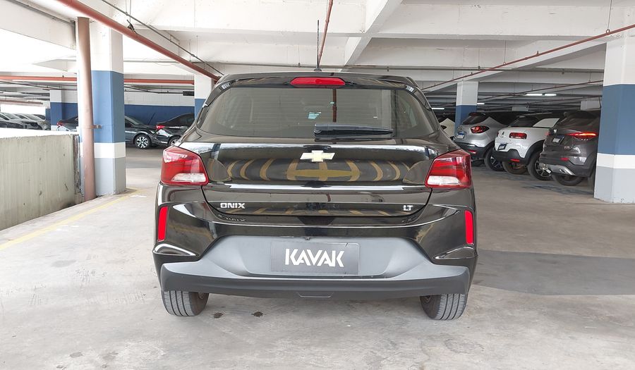 Chevrolet Onix LT Hatchback 2022