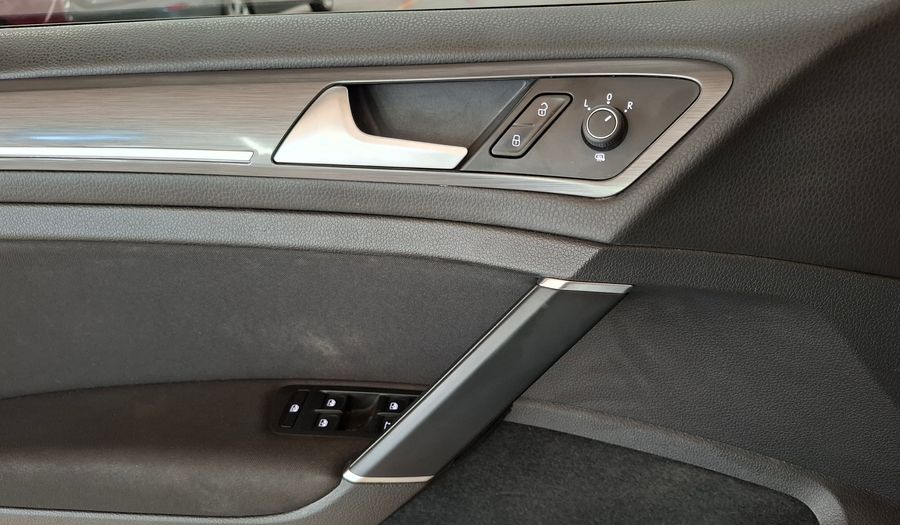 Volkswagen Golf 1.4 TSI COMFORTLINE DSG Hatchback 2019