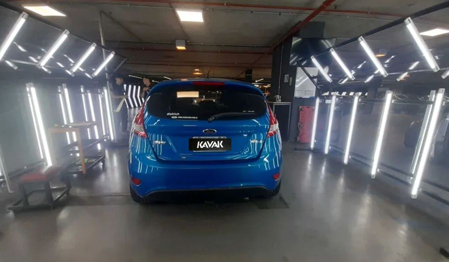 Ford Fiesta Kinetic Design 1.6 16V TITANIUM Hatchback 2013