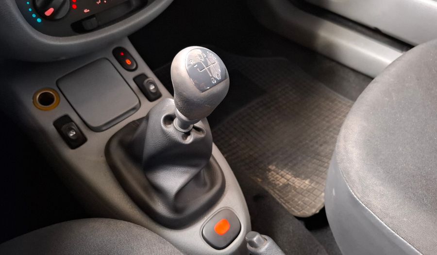 Renault Clio 1.1 PACK Hatchback 2012