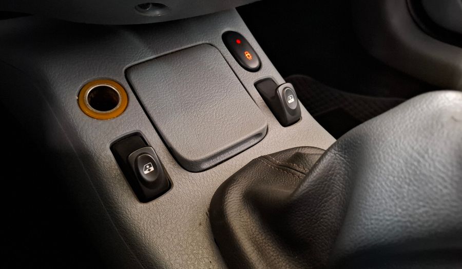 Renault Clio 1.1 PACK Hatchback 2012