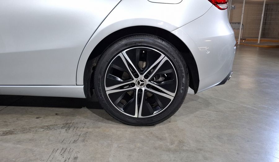 Mercedes Benz Clase A 1.3 200 PROGRESSIVE DCT Hatchback 2022