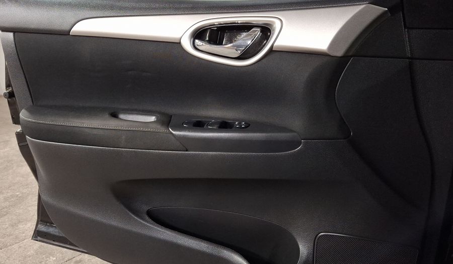 Nissan Sentra 1.8 ADVANCE MT Sedan 2016