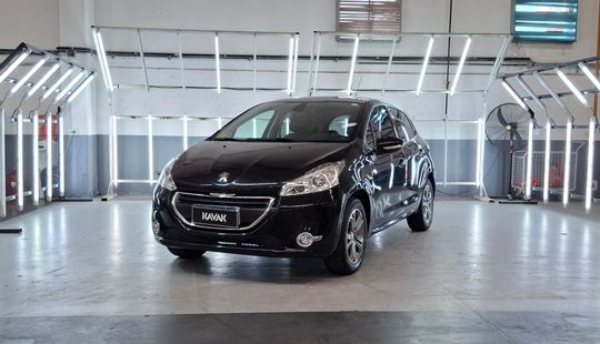 Peugeot • 208