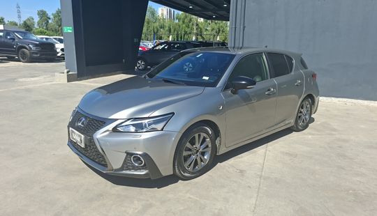Lexus • CT200H