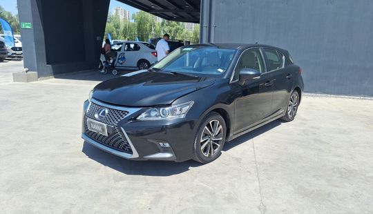 Lexus • CT200H