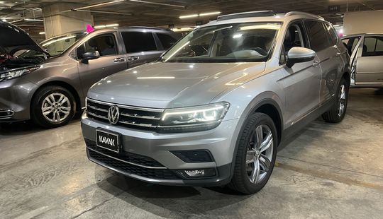 Volkswagen • Tiguan