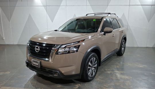 Nissan • Pathfinder