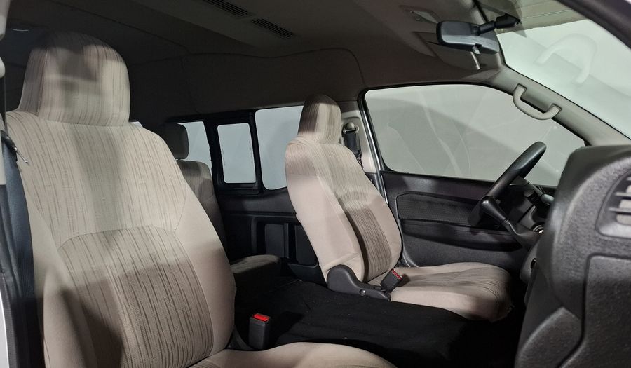Nissan Nv350 Urvan 2.5 14 PASAJEROS AMPLIA AA Van 2023