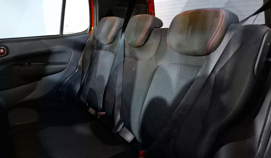 Fiat Uno 1.4 SPORTING Hatchback 2017