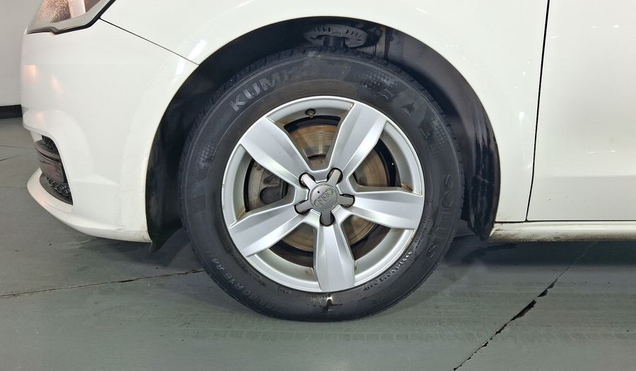 Audi A1 1.4 TFSI COOL MT Hatchback 2016