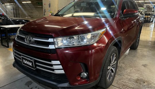 Toyota • Highlander