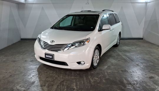 Toyota • Sienna