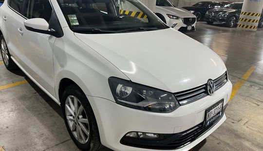 Volkswagen • Polo