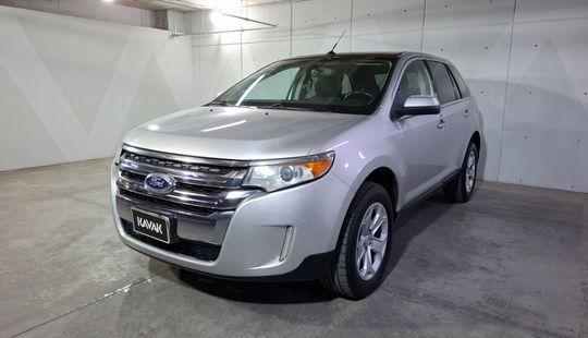 2013 • 101,123 km • Automático