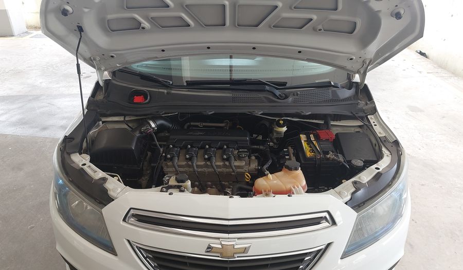 Chevrolet Onix 1.4 SPE/4 LT Hatchback 2016