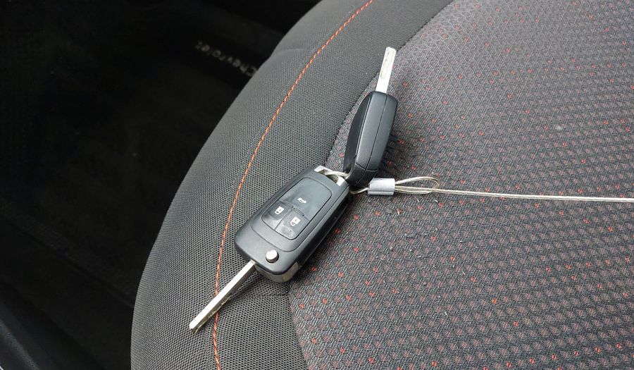 Chevrolet Onix 1.4 SPE/4 LT Hatchback 2016