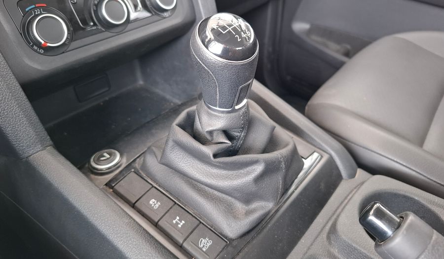 Volkswagen Amarok 2.0 TDI 140CV TRENDLINE 4X2 Pickup 2023