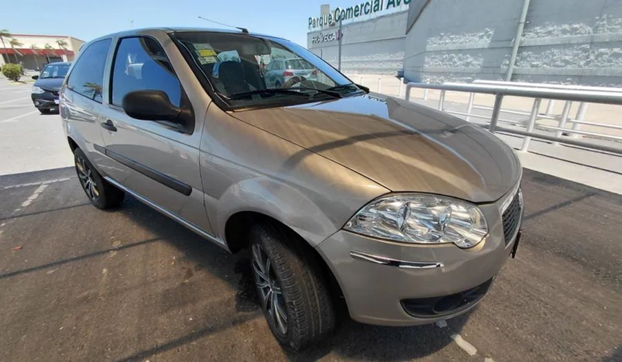 Fiat Palio 1.4 ATTRACTIVE Hatchback 2012