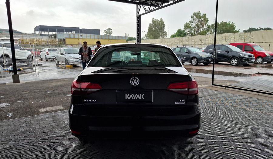 Volkswagen Vento 1.4 TSI DSG HIGHLINE LL17 MY17 Sedan 2017