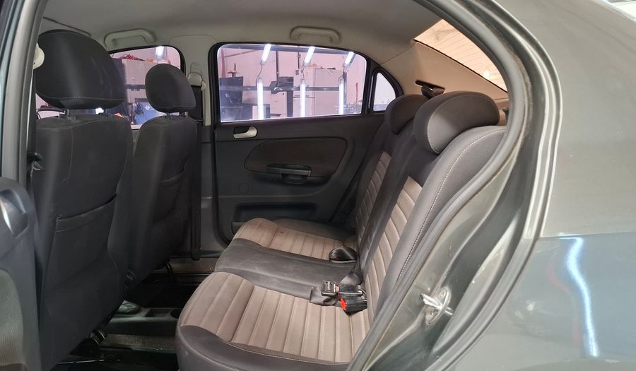 Volkswagen Voyage 1.6 HIGHLINE Sedan 2013