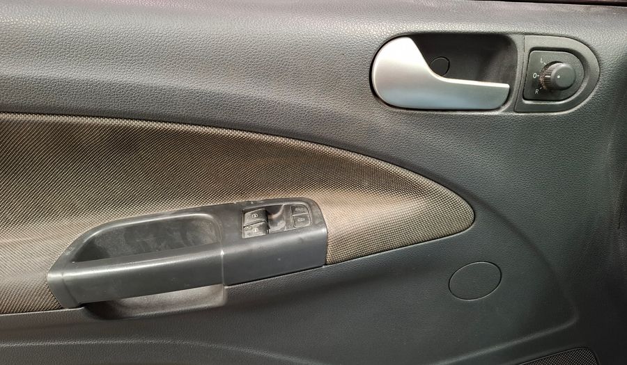 Volkswagen Voyage 1.6 HIGHLINE Sedan 2013