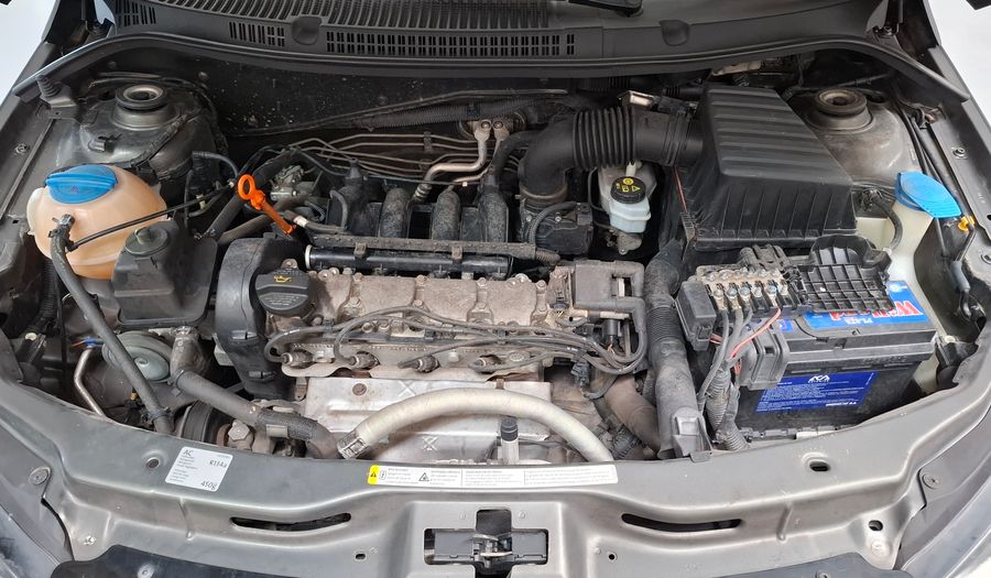 Volkswagen Voyage 1.6 HIGHLINE Sedan 2013