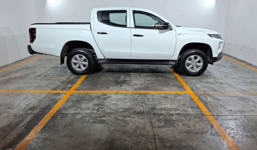 Mitsubishi L200 2.4 GLX DIESEL 4WD Pickup 2023