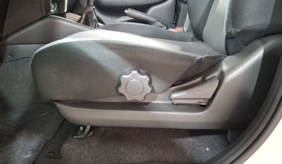 Mitsubishi L200 2.4 GLX DIESEL 4WD Pickup 2023