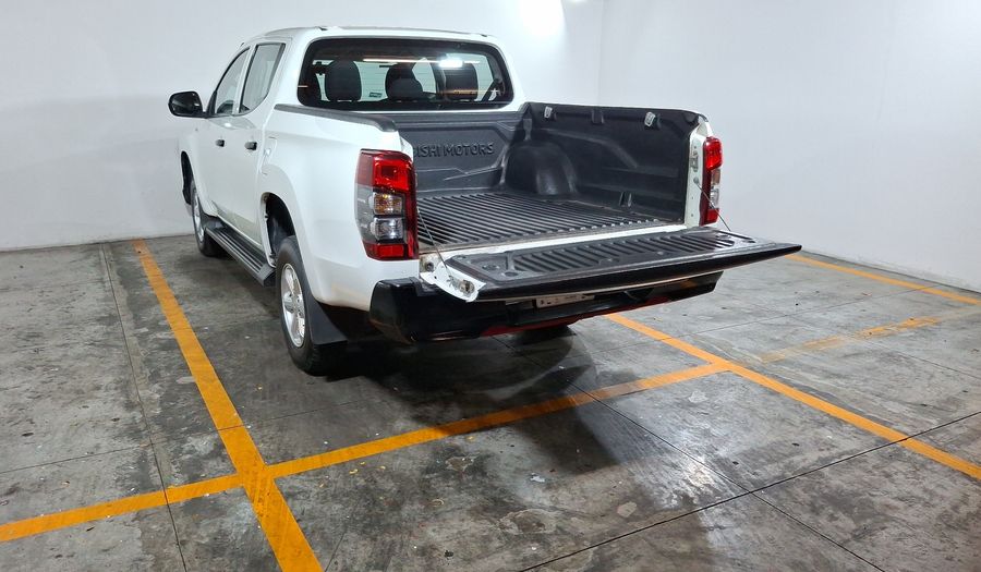 Mitsubishi L200 2.4 GLX DIESEL 4WD Pickup 2023