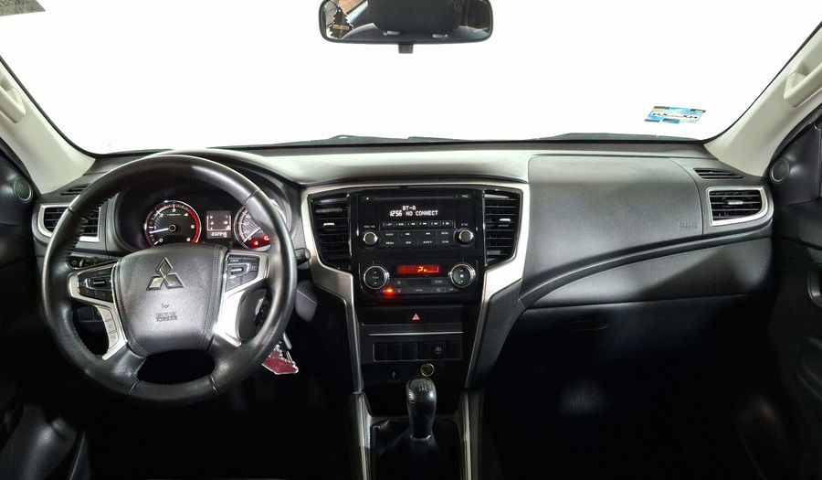 Mitsubishi L200 2.4 GLX DIESEL 4WD Pickup 2023