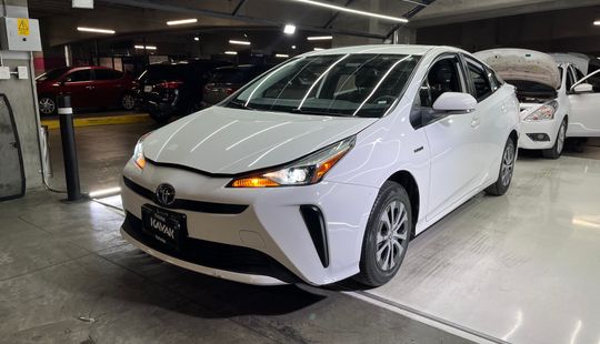 Toyota • Prius