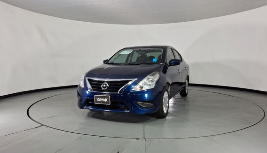 Nissan • Versa