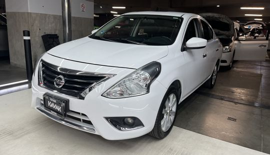 Nissan • Versa