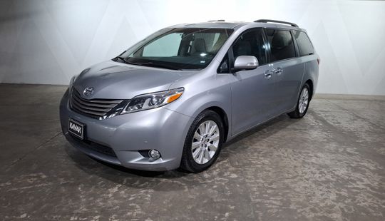 Toyota • Sienna