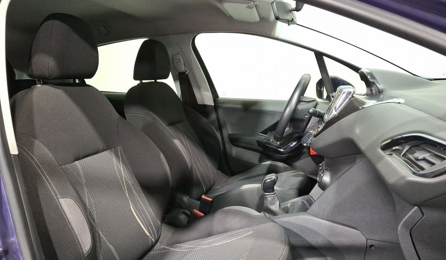 Peugeot 208 1.6 ALLURE MT Hatchback 2014