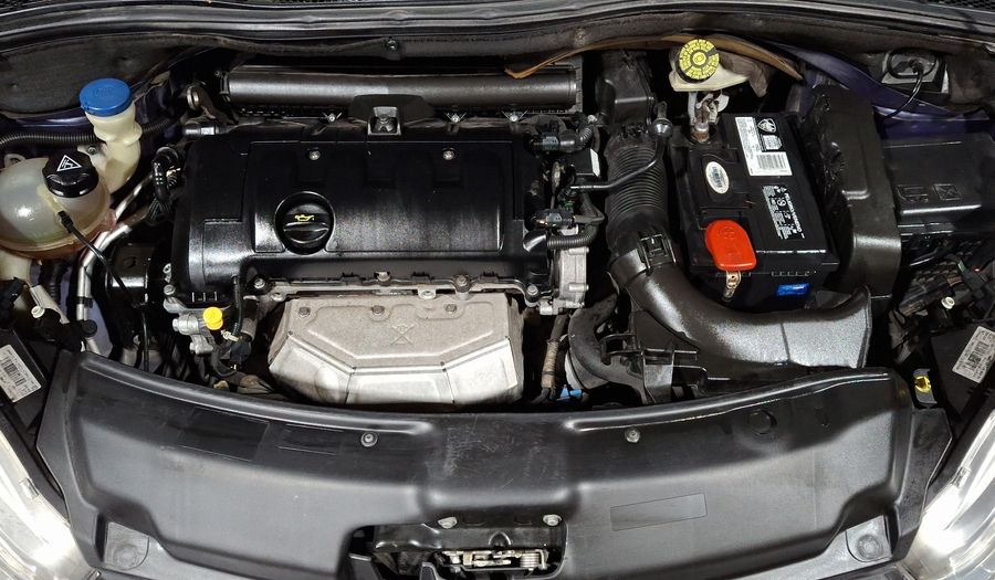 Peugeot 208 1.6 ALLURE MT Hatchback 2014