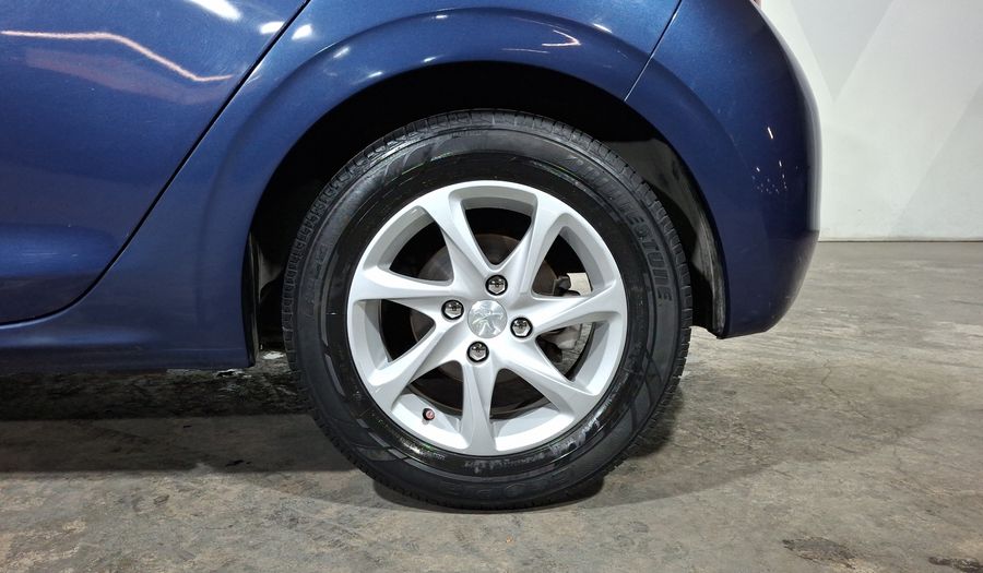 Peugeot 208 1.6 ALLURE MT Hatchback 2014