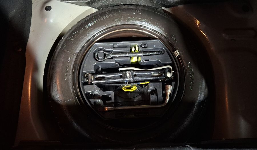 Peugeot 208 1.6 ALLURE MT Hatchback 2014